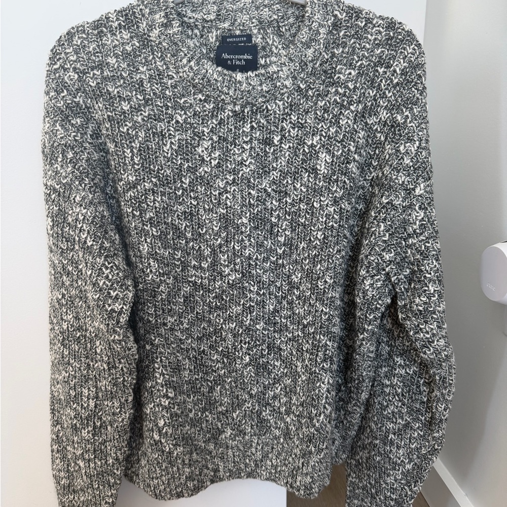 Abercrombie & Fitch Black and White Marled Sweater